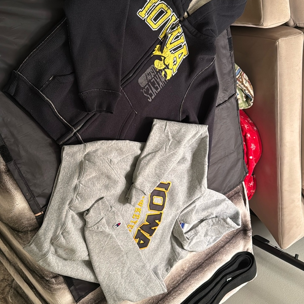 Youth Hawkeye sweatshirt bundle!